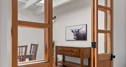 Updated Spacious 4-bedroom house near Nob Hill and UNM.