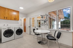 Dining - Updated Spacious 4-bedroom house near Nob Hill and UNM.  (Albuquerque)