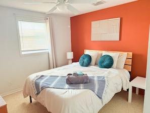 3 bedrooms, travel cot, WiFi, bed sheets - Cozy 3BR Home Downtown w/ Backyard+Wi-Fi+Parking (Jacksonville)