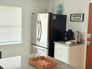 Interior - Cozy 3BR Home Downtown w/ Backyard+Wi-Fi+Parking (Jacksonville)