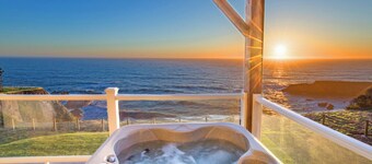 Starfish by OceanviewHotTubs Oceanfront Tesla charging  Shelter Cove