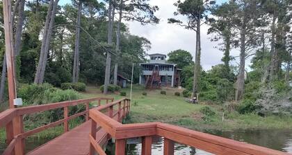 Scenic 3-bedroom apartment with WiFi, AC on Davis Canal in Oak Island.