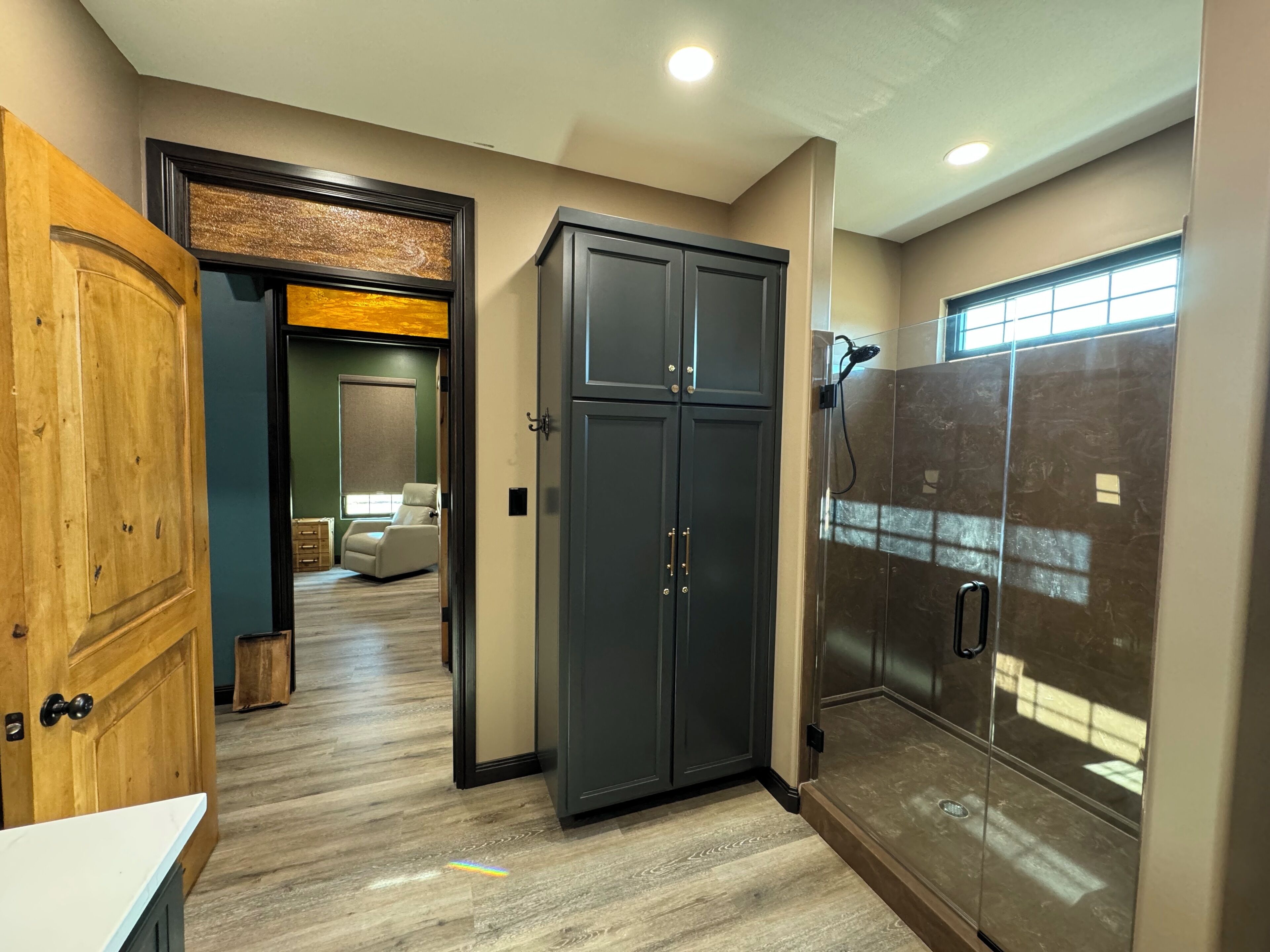 Ducha, toallas, jabón y champú