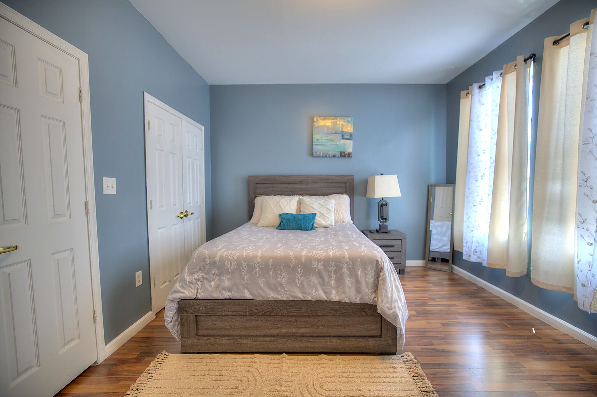 2 bedrooms, desk, iron/ironing board, travel cot