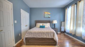 2 bedrooms, desk, iron/ironing board, travel cot