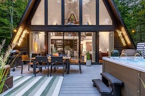 Unclassified image, 3 of 36, button