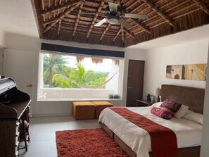 4 bedrooms, iron/ironing board, WiFi, bed sheets - Villa in front of the lagoon for 12 people  (Cancún)