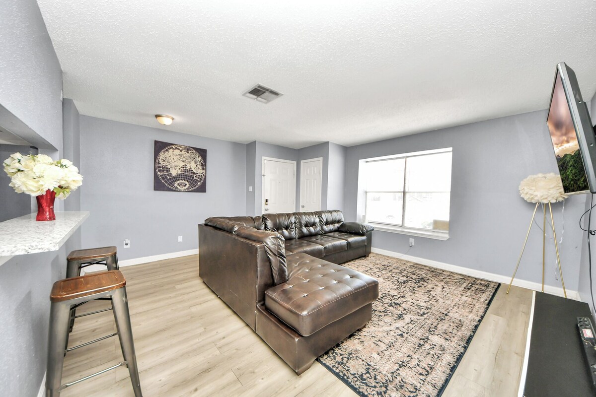 Photo 3 of Echelon Haven on Fleming Drive Smart Stay