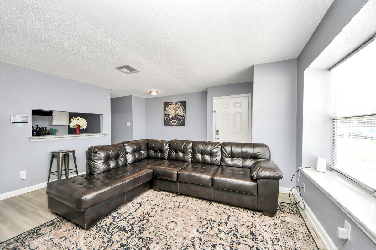 Photo 4 of Echelon Haven on Fleming Drive Smart Stay