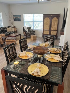Dining - Serene family retreat on exclusive Duck Key Island! (Duck Key)