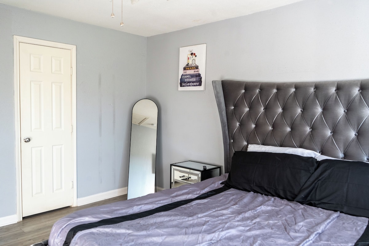 Photo 12 of Echelon Oasis on Fleming Drive Modern Comfort & Smart Living