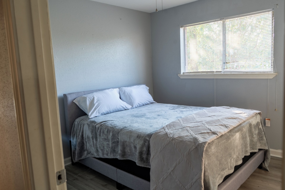 Photo 10 of Echelon Oasis on Fleming Drive Modern Comfort & Smart Living