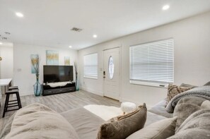 Smart TV, DVD player