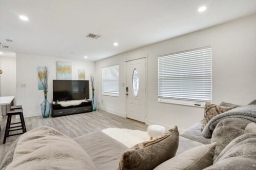 Come sleep cheap and get a free night on us