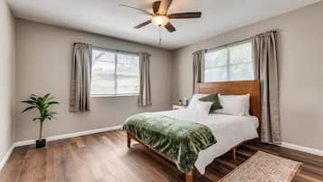 4 soverom, strykejern/-brett, reiseseng for barn og wi-fi (inkludert)