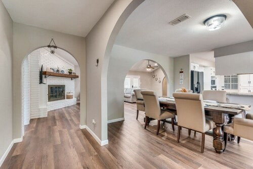 Farm House with an Amazing Pool in the desirable Western Hills in Temple TX