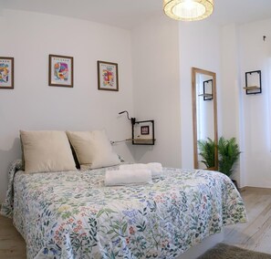 2 bedrooms, iron/ironing board, Internet, bed sheets - CAROL HOME CORDOBA APT (Córdoba)