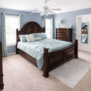 4 bedrooms, iron/ironing board, free WiFi, bed sheets