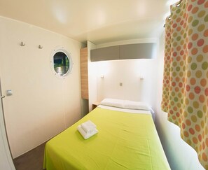 2 bedrooms, bed sheets - Mobile Home in Malgrat de Mar Near Beach (Malgrat de Mar)