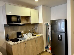 Apartment | Private kitchen | Espresso maker, cookware/dishes/utensils