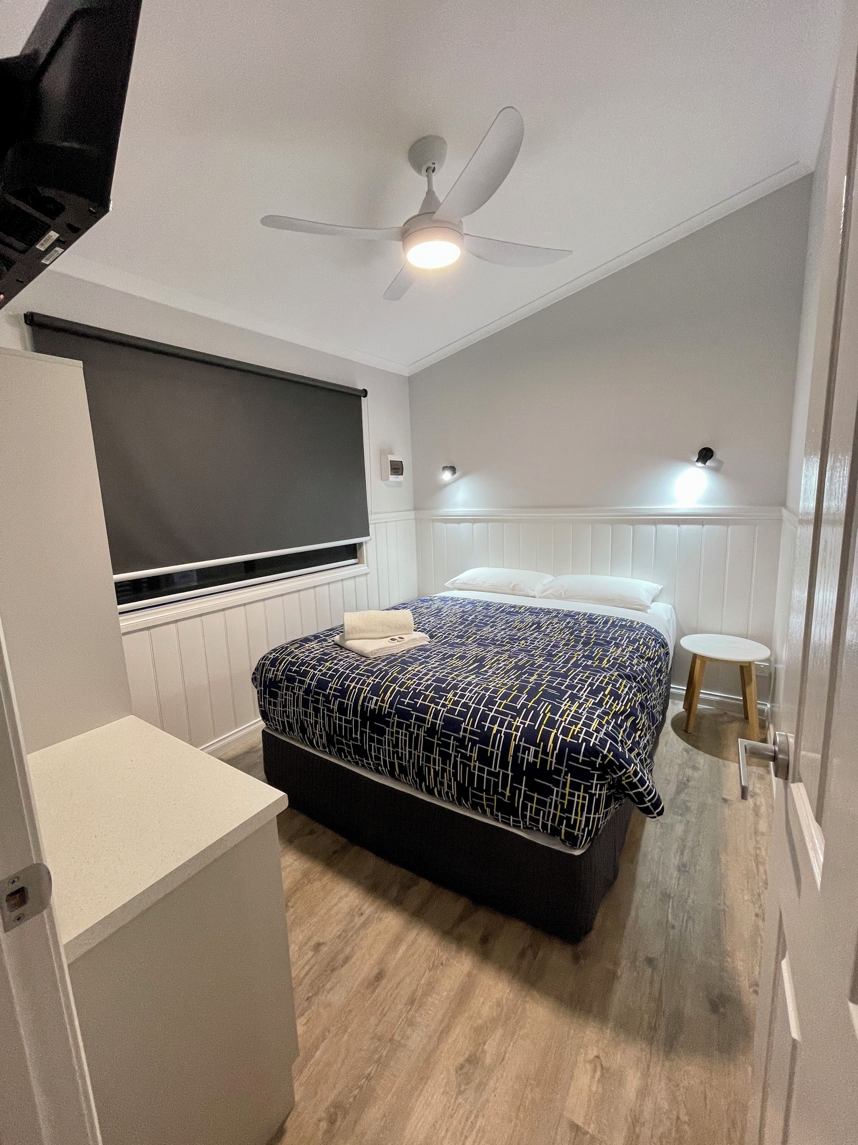 Family Cabin | Iron/ironing board, free WiFi, bed sheets