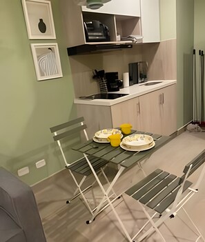 Apartment | Private kitchen | Espresso maker, cookware/dishes/utensils - Exclusivo Loft Centro Internacional 520 (Bogotá)