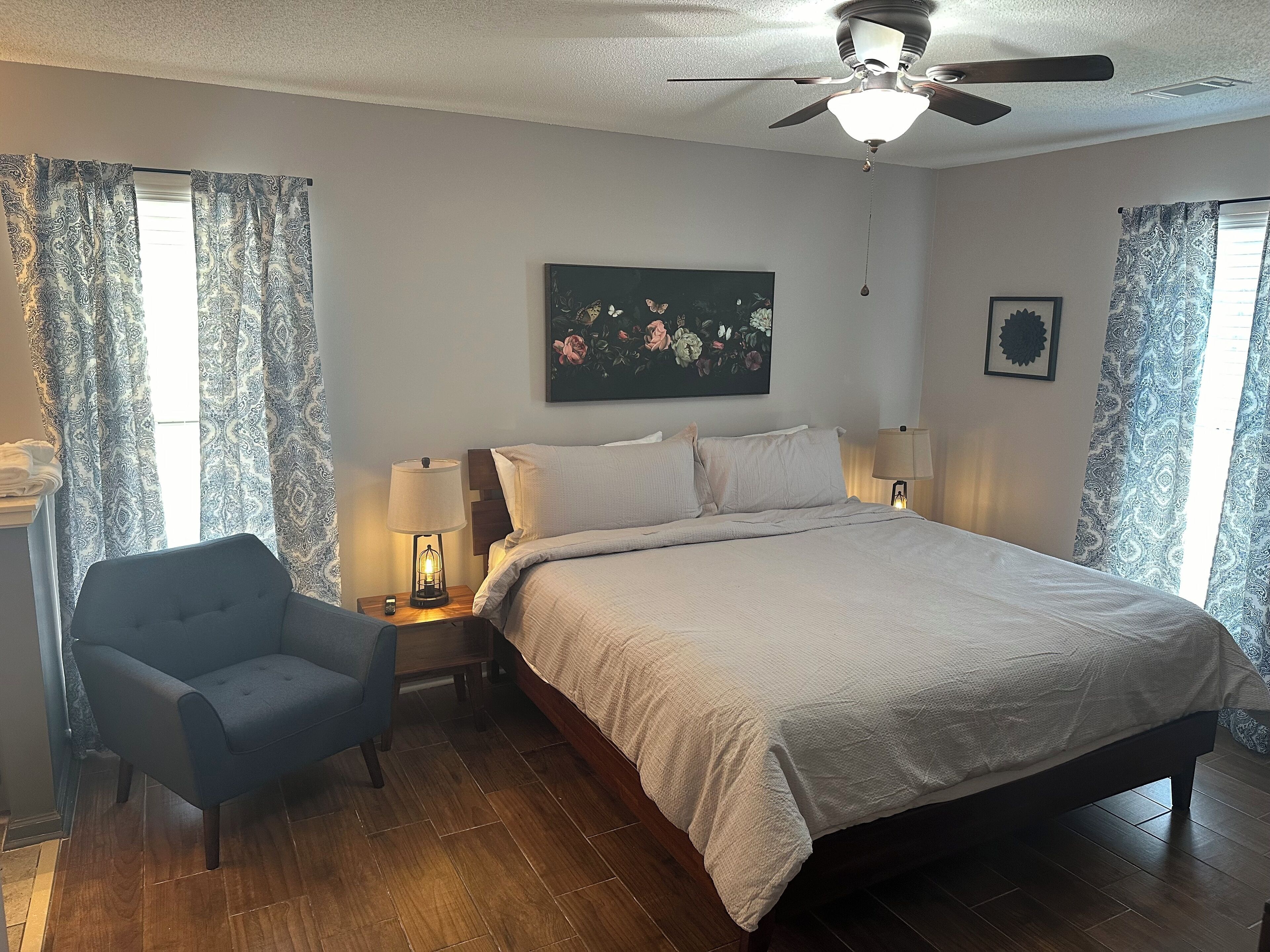 3 habitaciones, tabla de planchar con plancha y wifi gratis 