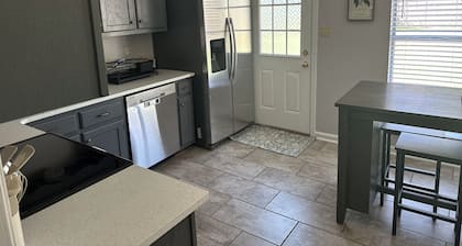 A Walk in Central Park. Tastefully decorated 3 bed 2 bath House in Southaven