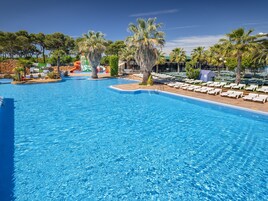 Casa | Piscina | Una piscina al aire libre