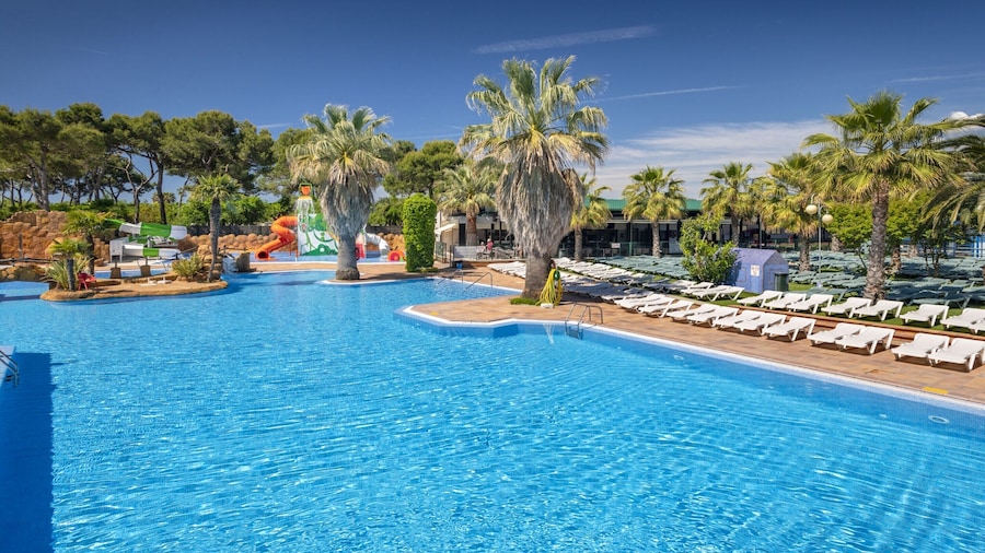 Chalet in Blanes Near the Beach & Pool