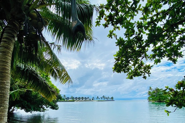 Taumeasina Lagoon 100m walk
