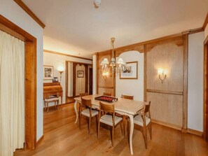 Dining - Lush Apartment With Indoor Pool (Saanen)