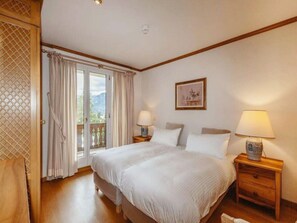 Apartment | 2 bedrooms, bed sheets - Lush Apartment With Indoor Pool (Saanen)
