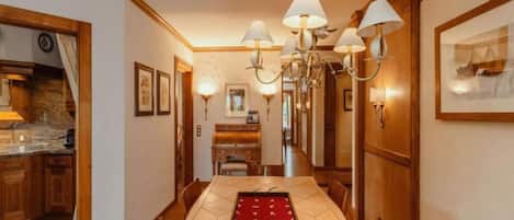 Apartment | Dining