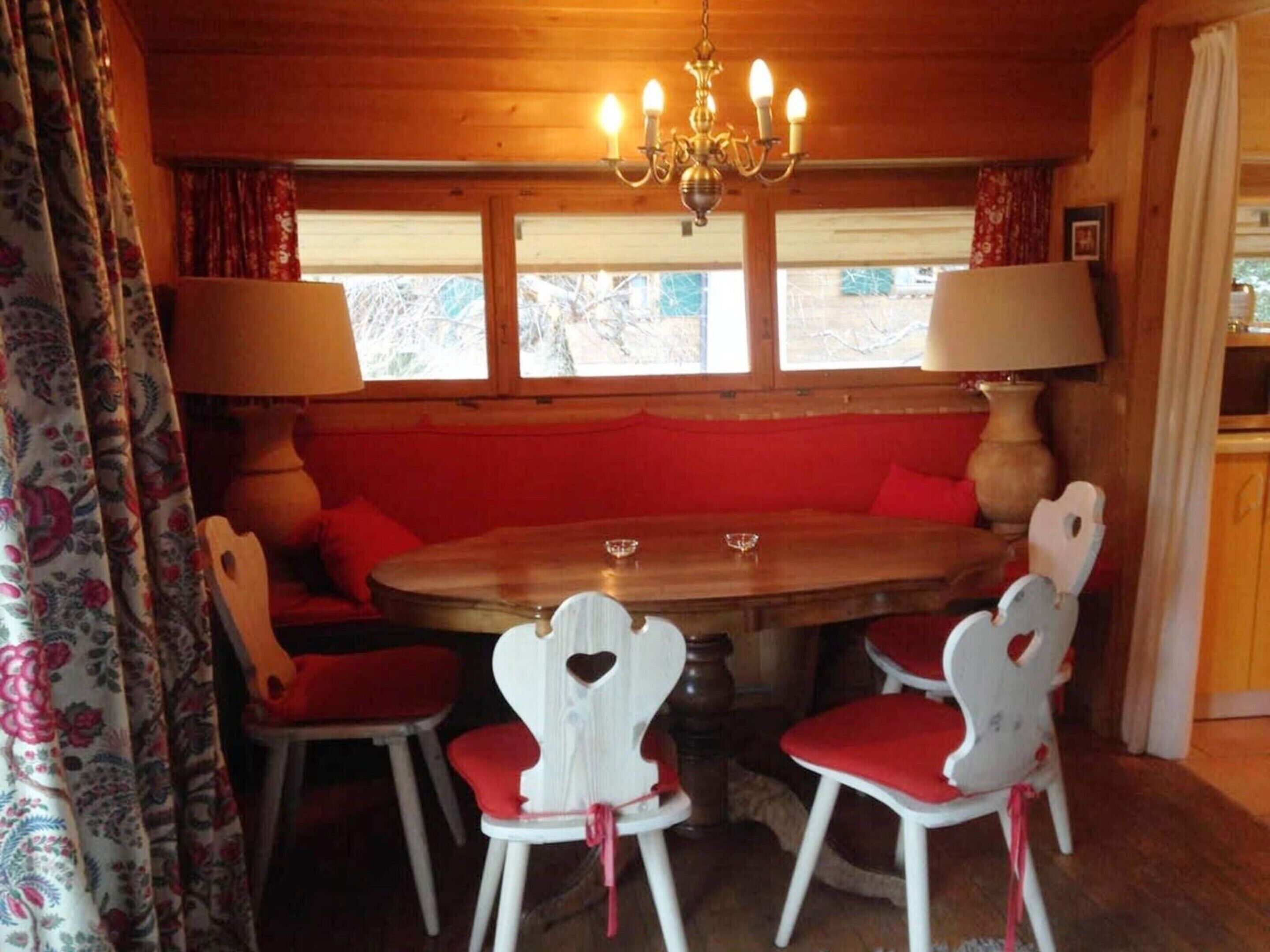 Chalet | Dining