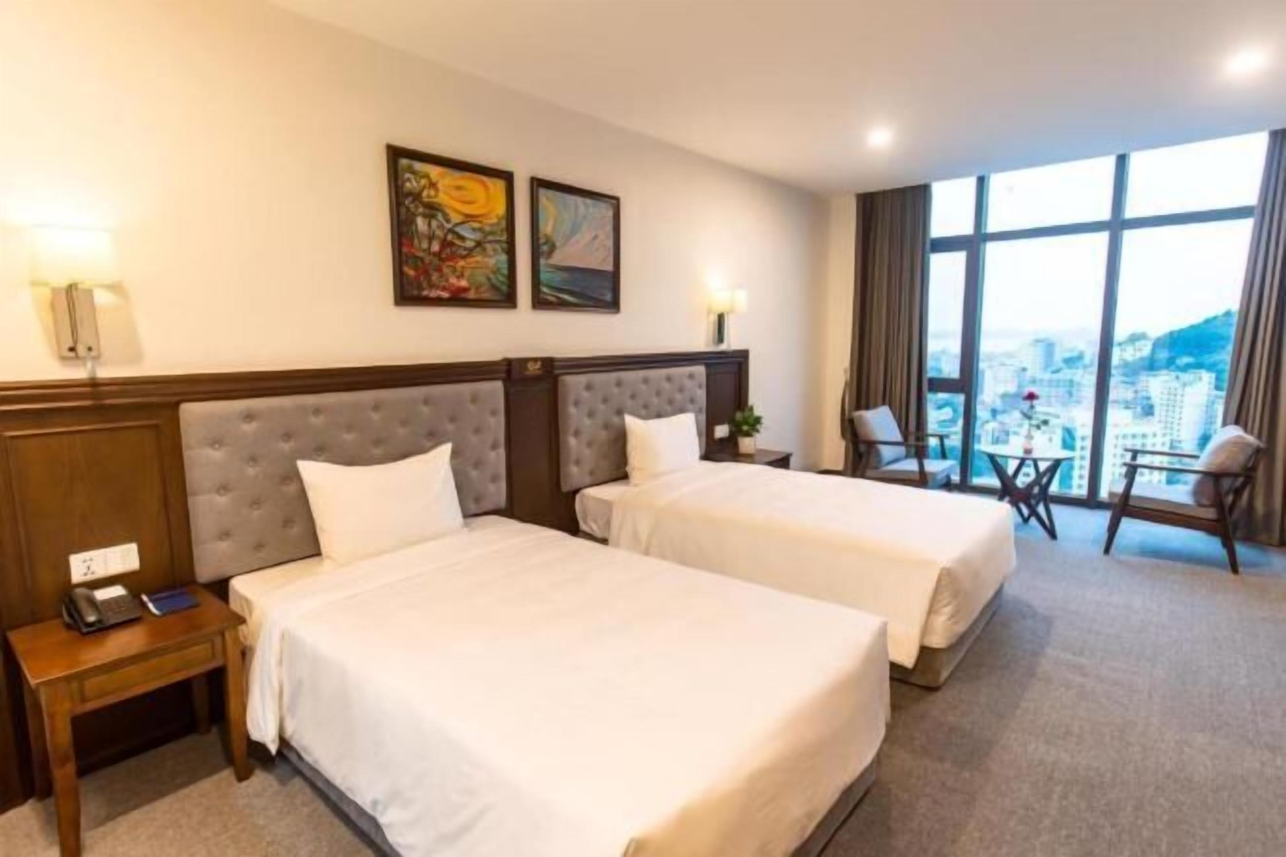 Minibar, in-room safe, laptop workspace, blackout drapes