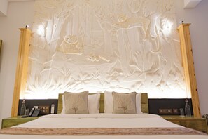 Villa Room with Private Blacony | 1 bedroom, Egyptian cotton sheets, premium bedding, minibar - Tathastu Satpura (Shahpur)