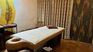 Massaggi thailandesi, scrub corpo, trattamenti ayurvedici