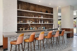 Bar (on property) - DoubleTree by Hilton Long Island City, NY (Long Island City)