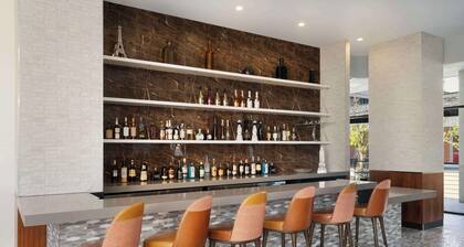 DoubleTree by Hilton Long Island City, NY