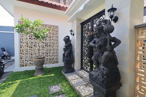 Bagian depan properti