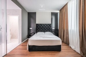 Χρηματοκιβώτιο στο δωμάτιο, ηχομόνωση, σίδερο/σιδερώστρα 
