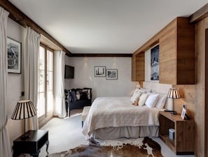 7 habitaciones, tabla de planchar con plancha y ropa de cama 