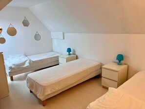 3 bedrooms, iron/ironing board, free WiFi
