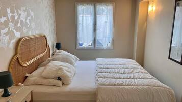 3 chambres, fer et planche à repasser, Wi-Fi gratuit