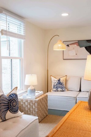 تلفزيون، مكتب