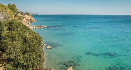Cottage by Tarragona's Private Beach