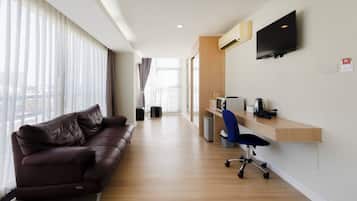 Panoramic Double Room, Non Smoking, City View | Living area | 32-inch Smart TV with digital channels