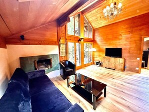Chalet | Living area