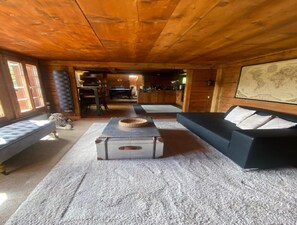 Chalet | Dining - Chalet in Rougemont Near Ski Slopes (Rougemont)